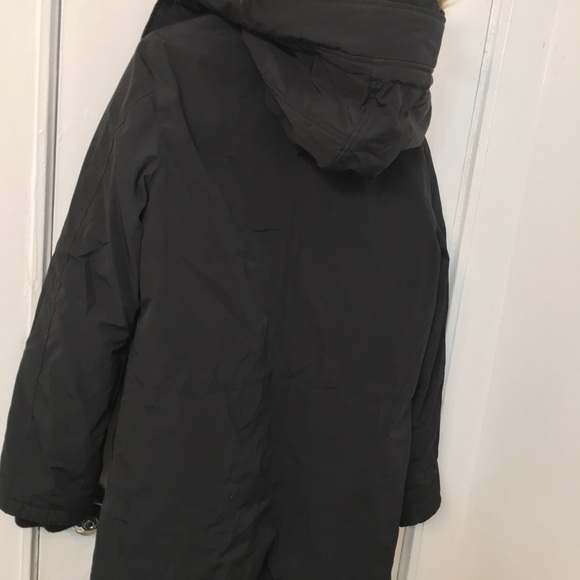 Guess jacket New open box and never worn before. Size S/P - Picture 7 of 13